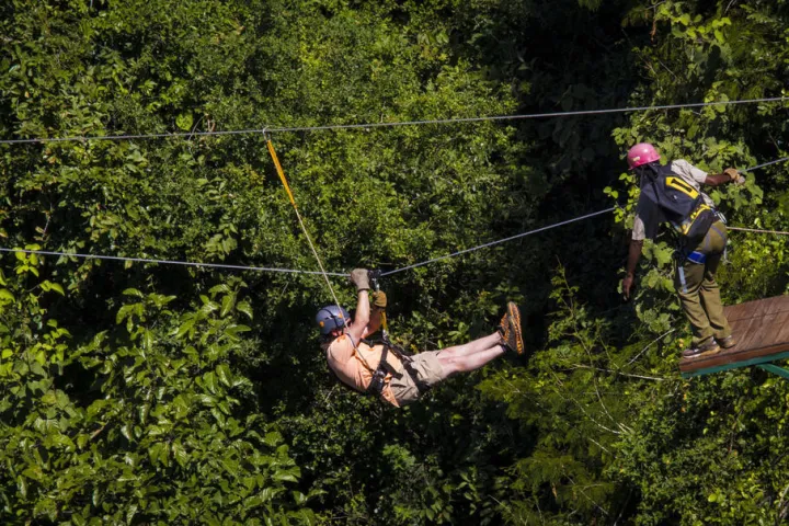 Canopy-Tour-in-Victoria-Falls-image-1